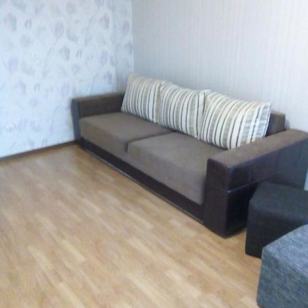 Квартира В Районі Автовокзалу Поряд Обллікарня روفنو المظهر الخارجي الصورة